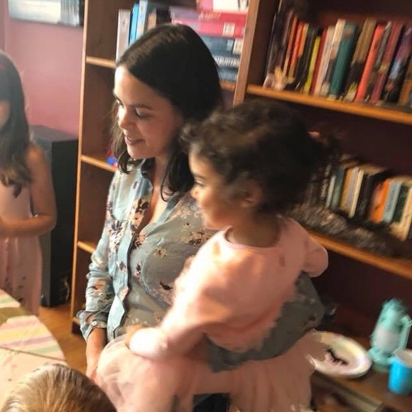 Meet your Posher, Elizabeth - Picture 1 of 1